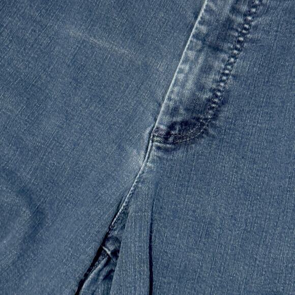 Talbots Womens Curvy Boot Cut Jeans Size 12/31 Blue Medium Wash Stretch Mid Rise - Picture 3 of 10